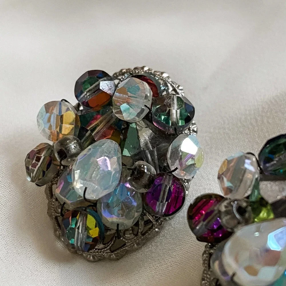 VTG Aurora Borealis Cluster Bead Clip Earrings - Picture 2 of 7
